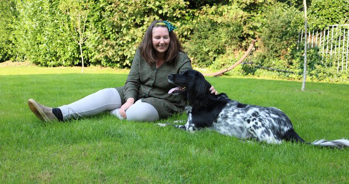 Reading van een dove hond