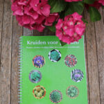 Boek kruiden voor paarden PaardenNatuurlijk