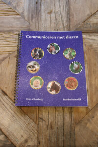 omslag boek Communiceren met dieren van PaardenNatuurlijk